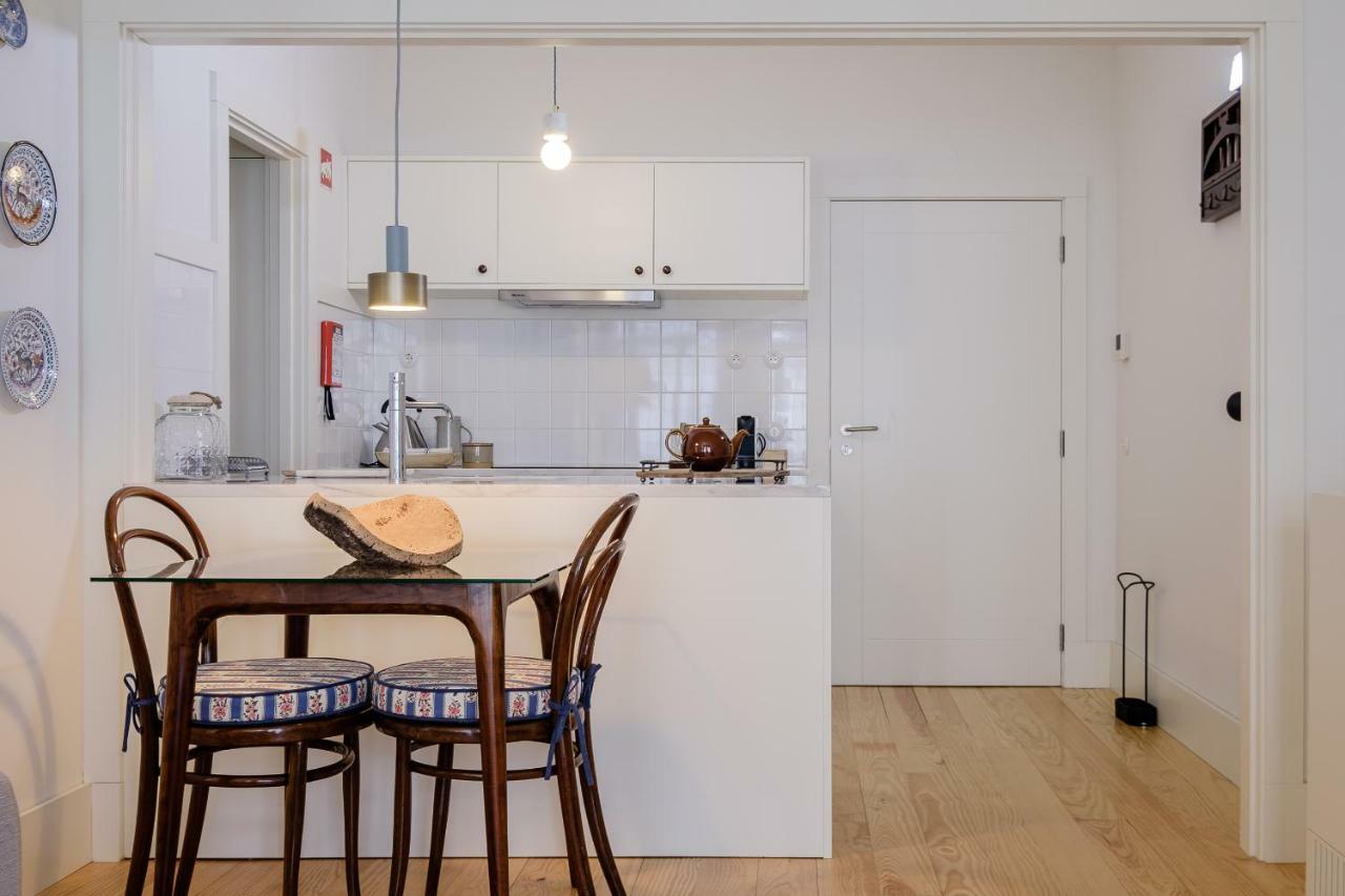 Boutique Rentals-Flores Plaza In City Historical Center ポルト エクステリア 写真