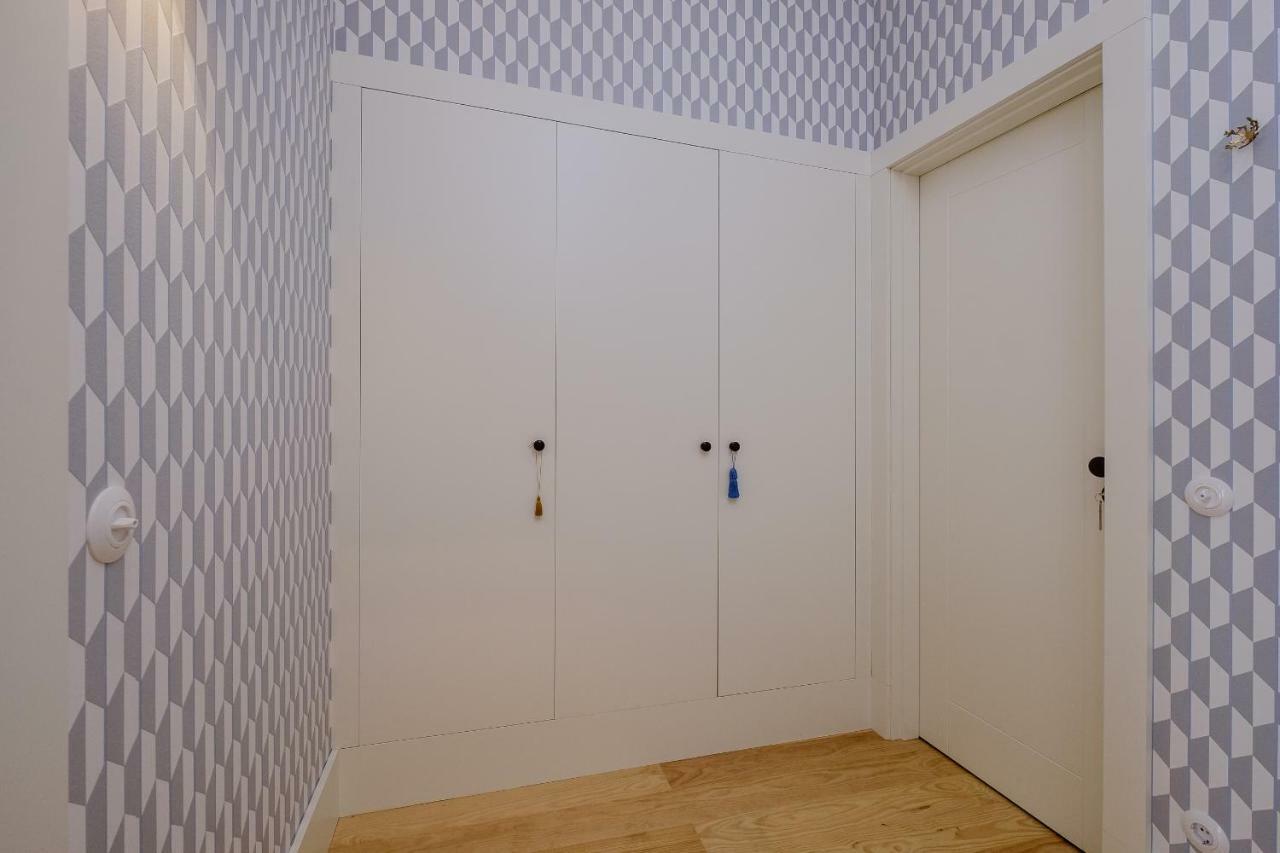 Boutique Rentals-Flores Plaza In City Historical Center ポルト エクステリア 写真